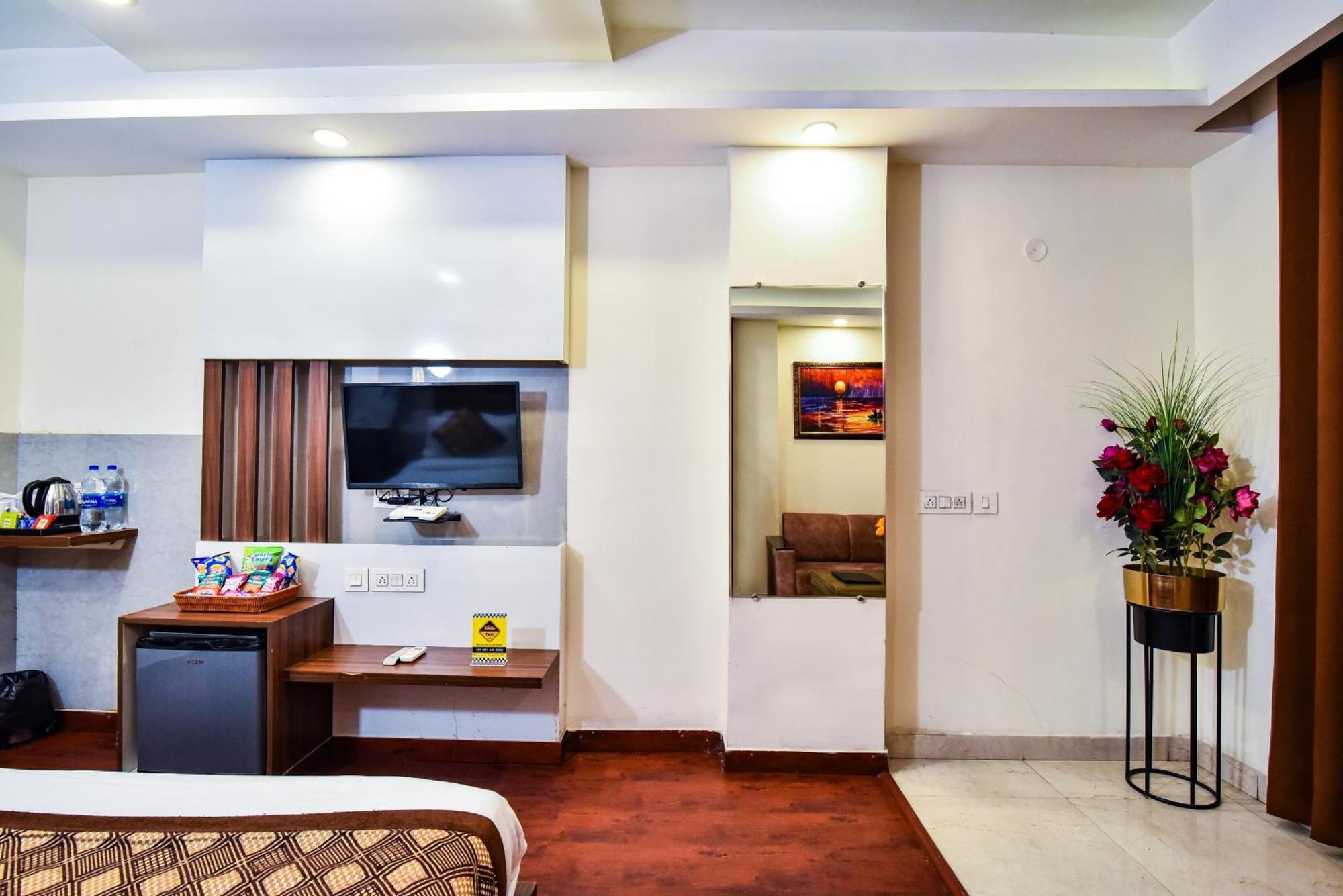 Pinaz Royale Hotel Amritsar Exterior photo